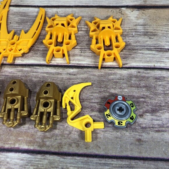LEGO Bionicle Toa Mata Nui Warriors 8998 Pieces Parts Technic Weapons, Covers - Picture 2 of 9